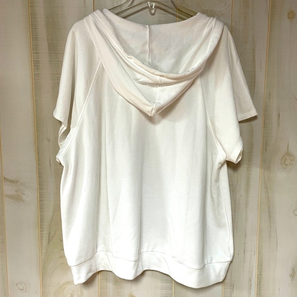 NWT Livi White Pink Ombre Strings V Neck Short Sleeve Hooded Sweatshirt Sz 22/24 - Picture 2 of 5